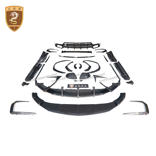 Lamborghini Urus модифицировал обвес TOPCAR из углеродного волокна